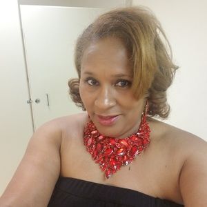 Meet your Posher, Denise